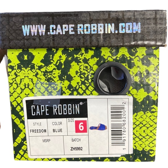 Cape Robbin Freedom Sandals - Picture 9 of 10